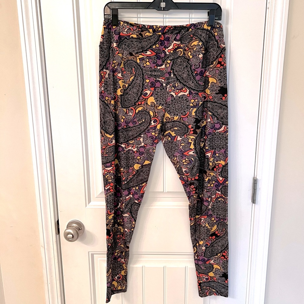LulaRoe TC Paisley Leggings